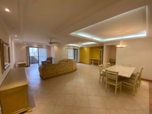 Apartamento espa�oso 3 dormit�rios, 100m do mar no Canto do Forte
