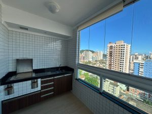 Apto amplo 2 su�tes, varanda com churrasqueira, pr�dio com piscina no Forte