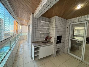 Apartamento amplo 2 quartos com churrasqueira e vista mar na Guilhermina