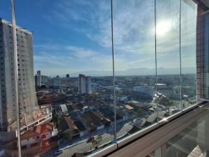 Apartamento com 2 quartos em Praia Grande e lazer completo.